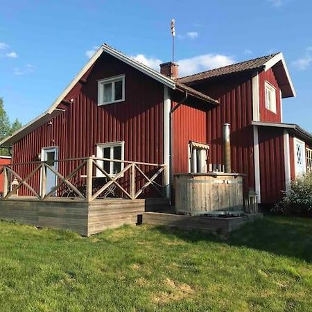 Warm Beheiztes Gemuetliches Haus In Der Natur Sunne Buitenkant foto