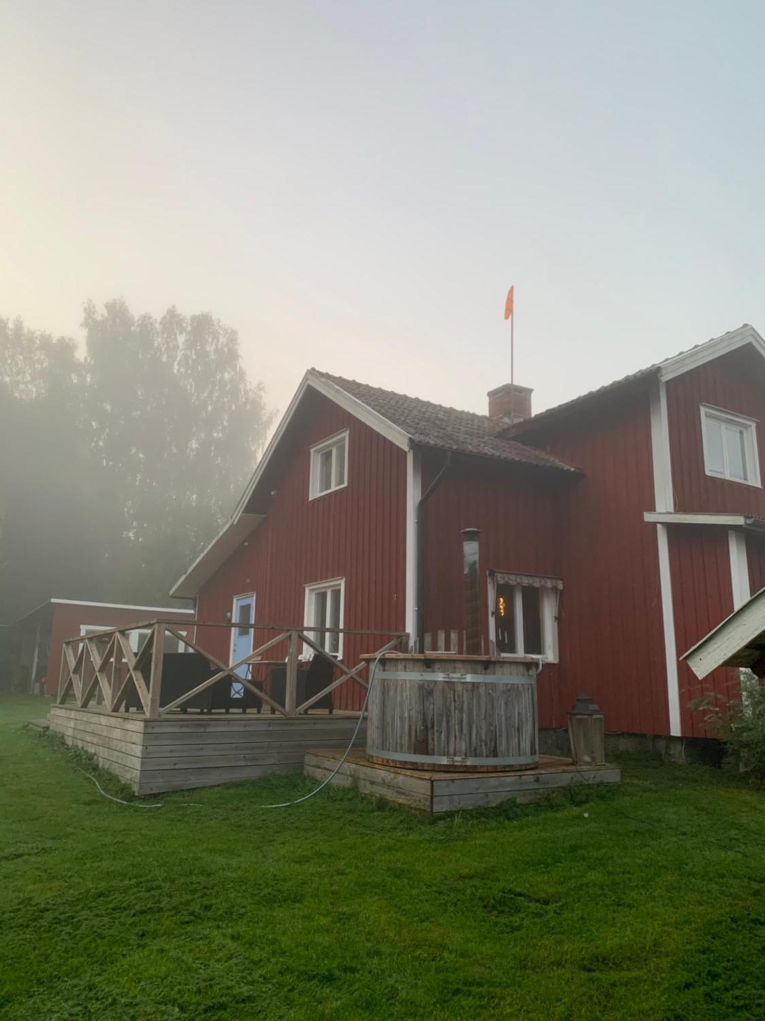 Warm Beheiztes Gemuetliches Haus In Der Natur Sunne Buitenkant foto